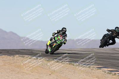 media/Dec-01-2025-Moto Forza (Mon) [[2daa91e15f]]/2-Intermediate Group/Session 2 (Turns 9 and 10)/